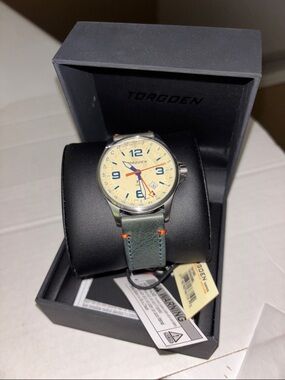 New Torgoen TN-1096 T9 Lazuli GMT 42mm Green Leather Strap